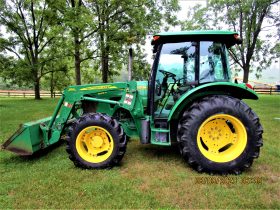2009 John Deere 5085M W 553 Loader