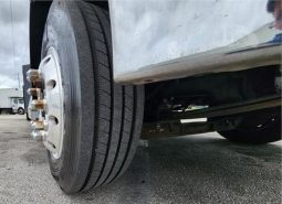 2009 Peterbilt 335 full