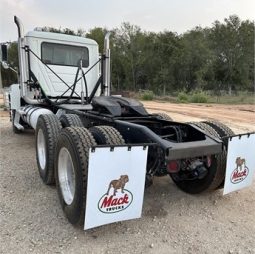 2015 MACK PINNACLE CHU613 full