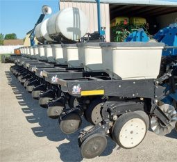 2004 KINZE 3700 full