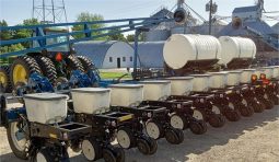 2004 KINZE 3700 full