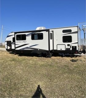 2022 FOREST RIVER CHEROKEE ALPHA WOLF 26DBH-L