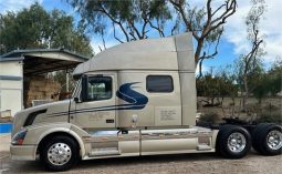 2011 VOLVO VNL64T730 full