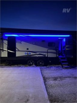 2022 FOREST RIVER CHEROKEE ALPHA WOLF 26DBH-L full