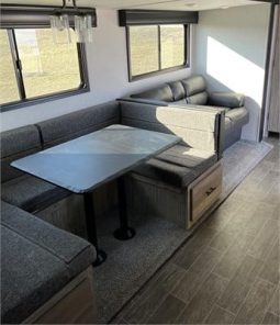 2022 FOREST RIVER CHEROKEE ALPHA WOLF 26DBH-L full