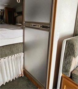 2004 LANCE 1121 full