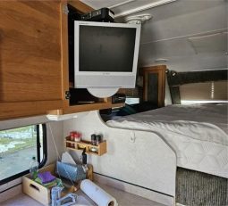 2004 LANCE 1121 full