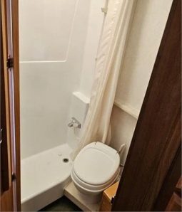 2004 LANCE 1121 full