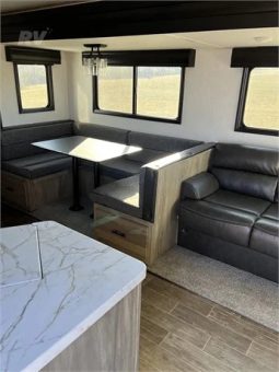 2022 FOREST RIVER CHEROKEE ALPHA WOLF 26DBH-L full