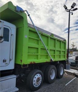 2002 PETERBILT 330 full