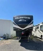 2020 HEARTLAND MILESTONE 379FLML