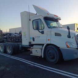 2015 FREIGHTLINER CASCADIA full