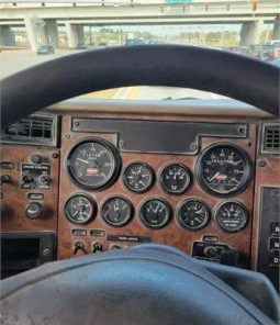 2002 PETERBILT 330 full