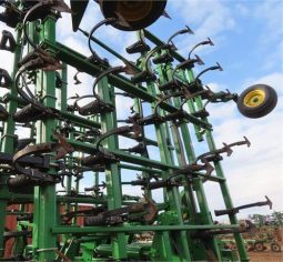 2011 JOHN DEERE 2210 full