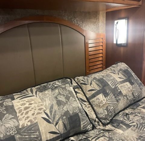 2014 TIFFIN ALLEGRO BREEZE 32BR full