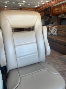 2014 TIFFIN ALLEGRO BREEZE 32BR full