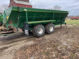 2015 Chandler 22clt litter spreader full