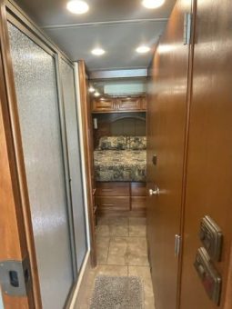 2014 TIFFIN ALLEGRO BREEZE 32BR full