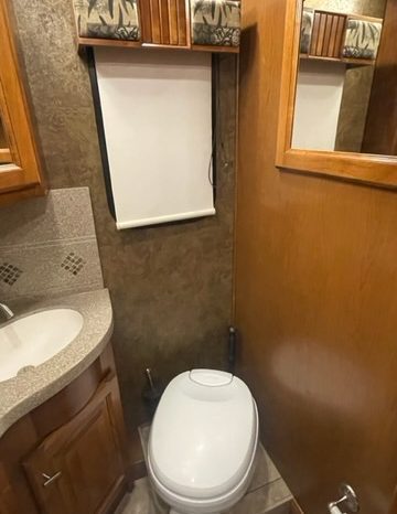 2014 TIFFIN ALLEGRO BREEZE 32BR full