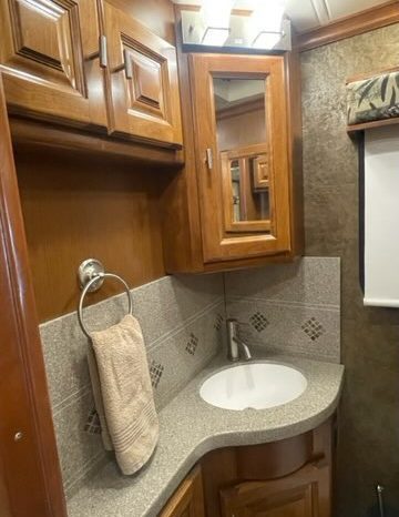 2014 TIFFIN ALLEGRO BREEZE 32BR full