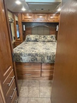 2014 TIFFIN ALLEGRO BREEZE 32BR full