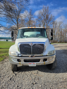 2005 International 4400 full