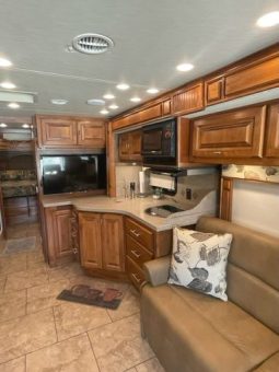 2014 TIFFIN ALLEGRO BREEZE 32BR full