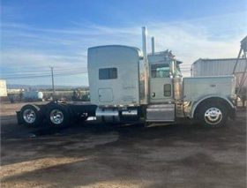 2011 PETERBILT 389