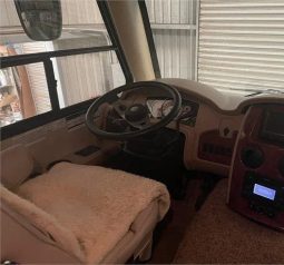 2011 THOR MOTOR COACH SERRANO 31X full