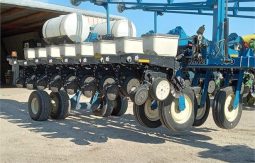 2004 KINZE 3700 full