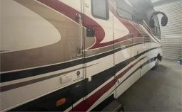 2011 THOR MOTOR COACH SERRANO 31X full