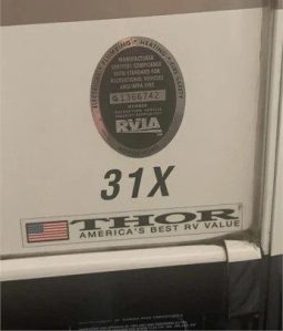 2011 THOR MOTOR COACH SERRANO 31X full