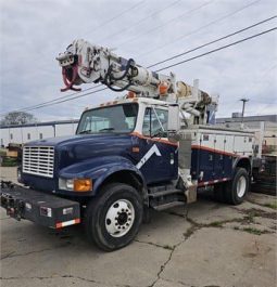 2002 INTERNATIONAL 4900 full