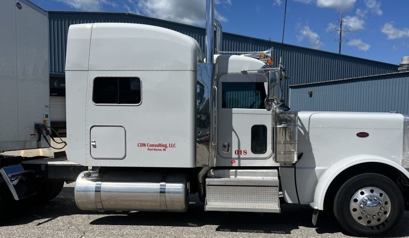 2019 Peterbilt 389 with 2024 Utility Trailer full