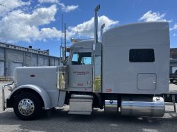 2019 Peterbilt 389 with 2024 Utility Trailer full