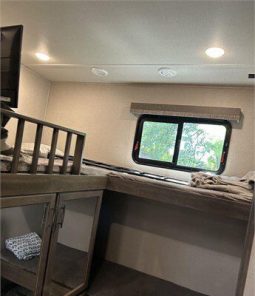 2022 GRAND DESIGN SOLITUDE S CLASS 3740BH-R full