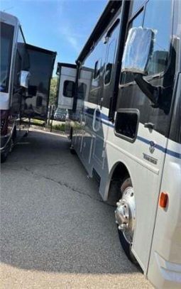 2022 WINNEBAGO ADVENTURER 35F full