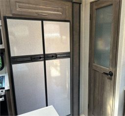 2022 GRAND DESIGN SOLITUDE S CLASS 3740BH-R full