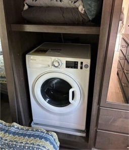 2022 GRAND DESIGN SOLITUDE S CLASS 3740BH-R full