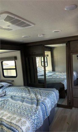 2022 GRAND DESIGN SOLITUDE S CLASS 3740BH-R full