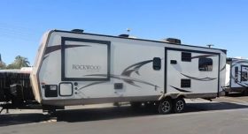 2017 FOREST RIVER ROCKWOOD ULTRA LITE 2703WS