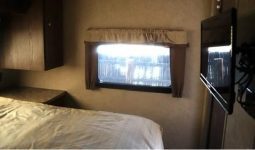 2017 FOREST RIVER ROCKWOOD ULTRA LITE 2703WS full