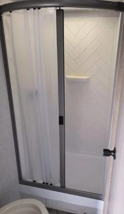 2023 FOREST RIVER WILDWOOD PLATINUM 27RK full