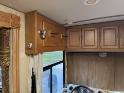 2006 Winnebago Tour – 40FD – Custom Bunk House full