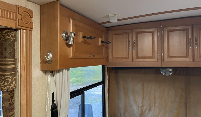 2006 Winnebago Tour – 40FD – Custom Bunk House full