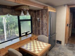 2006 Winnebago Tour – 40FD – Custom Bunk House full