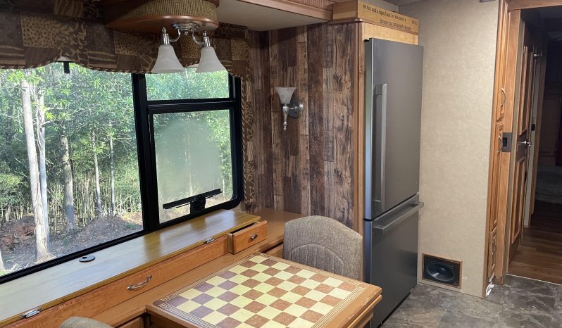 2006 Winnebago Tour – 40FD – Custom Bunk House full