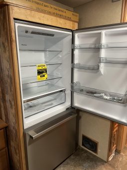 2006 Winnebago Tour – 40FD – Custom Bunk House full