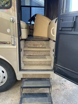 2006 Winnebago Tour – 40FD – Custom Bunk House full