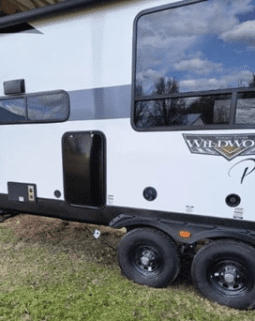 2023 FOREST RIVER WILDWOOD PLATINUM 27RK full